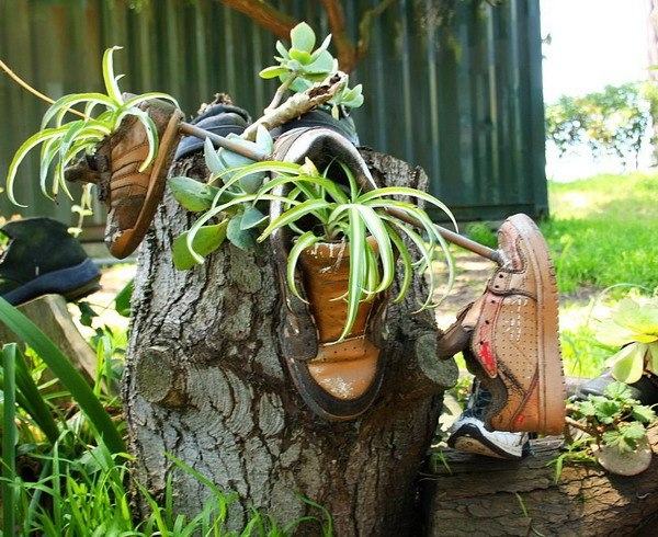 Ótimas ideias - decoração de jardins - com botas - tênis dicas para mexer