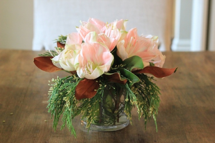 Exemplos de ideias para mesas de arranjos de flores de Amaryllis