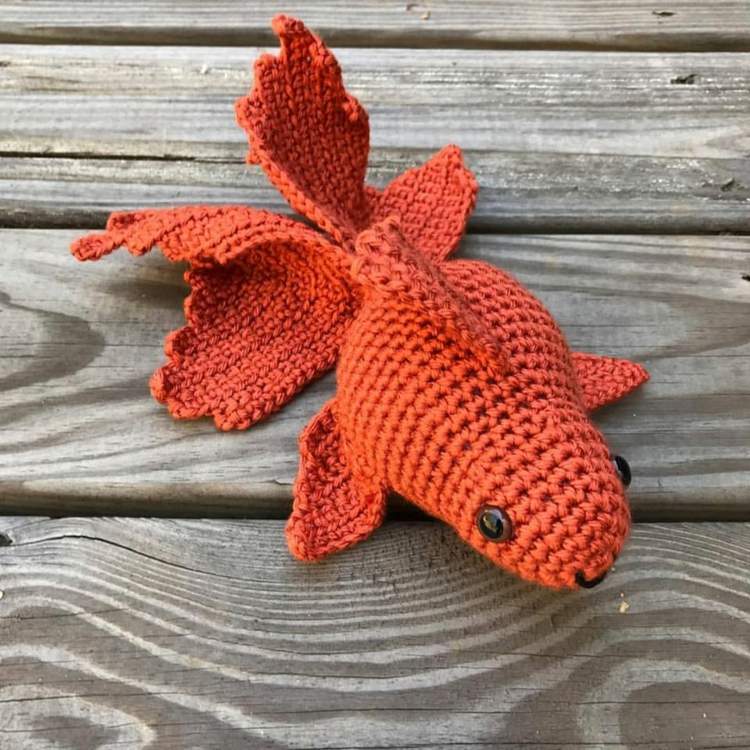 amigurumi-crochet-fish-orange-goldfish-stimulation-play-hobby