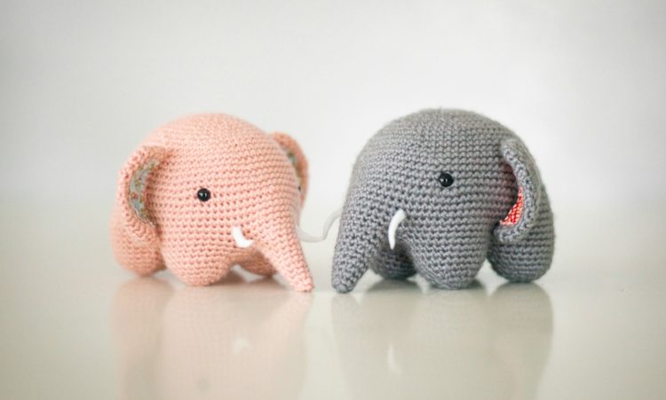 Amigurumi crochê elefante-cinza-rosa-simples-idéia-têxtil