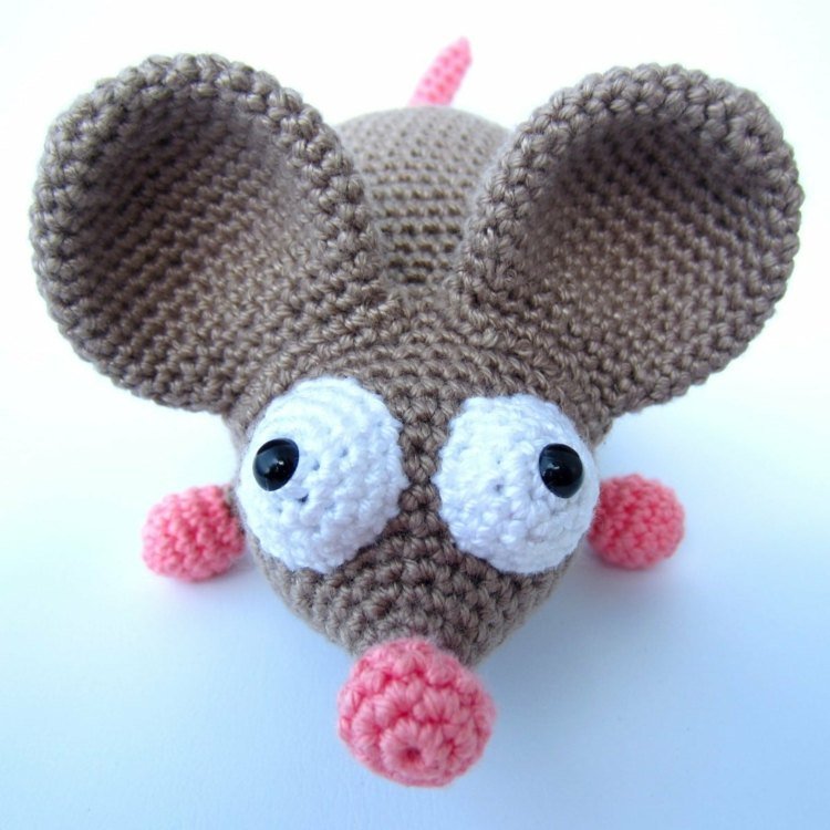 amigurumi-crochet-mouse-faça-você-mesmo-cinza