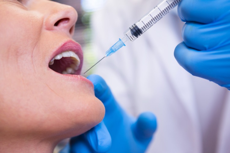 medo de seringas no dentista novo método de anestesia local