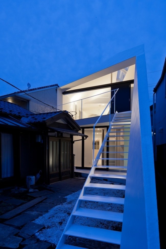 Contorno de casa residencial - aparência moderna - Tóquio, Japão