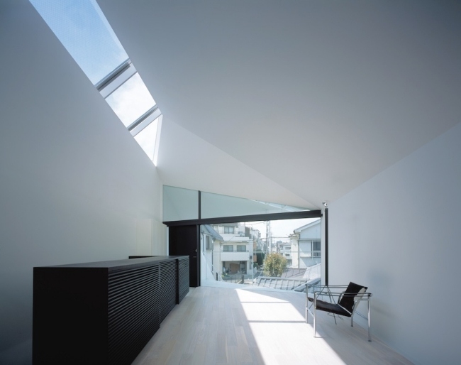 Design de interiores Arrow House - luz natural - inunda o volume da sala