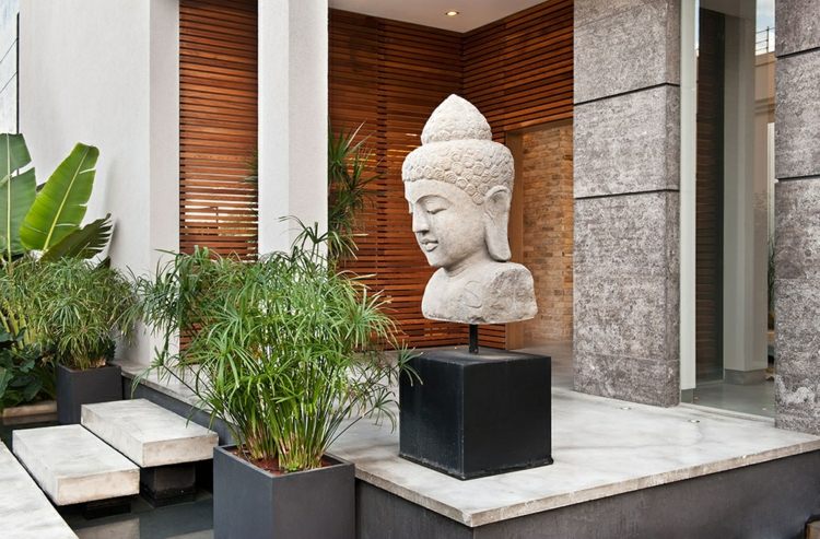 asian-garden-decoration-buddha-estátua-cinza-pedra-palm-bananeira