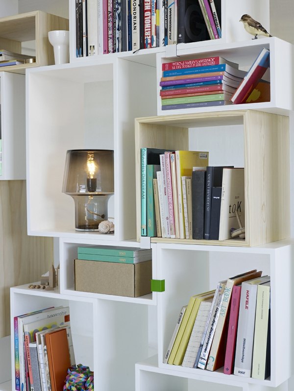 Estantes cubistas de estilo escandinavo
