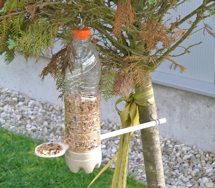 colher de mamadeira de garrafa de plástico velho-do-novo-alimentador de pássaros