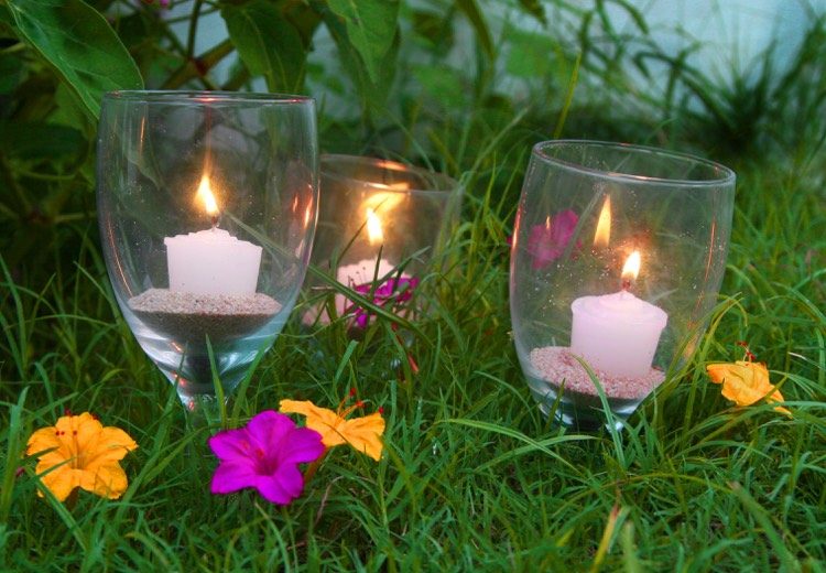Decoração de jardim faça você mesmo-copos de vinho-porta-velas-lanternas-festa no jardim