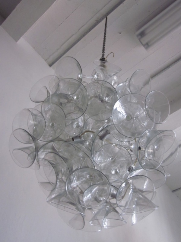 Luz indireta - ideias modernas - copos de coquetel Martini, lâmpada incandescente de 6 watts