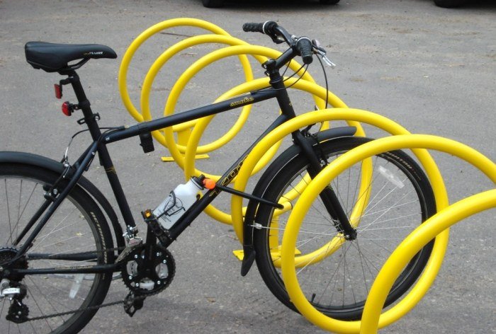 espiral-bike-rack-design-helix-yellow-row-bike-parker