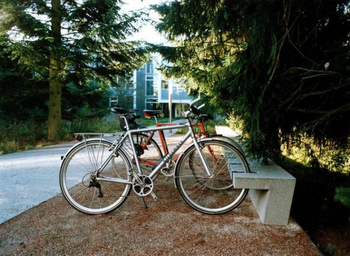 prático-bicicleta-parker-bicicleta suporte-projeto-banco de concreto