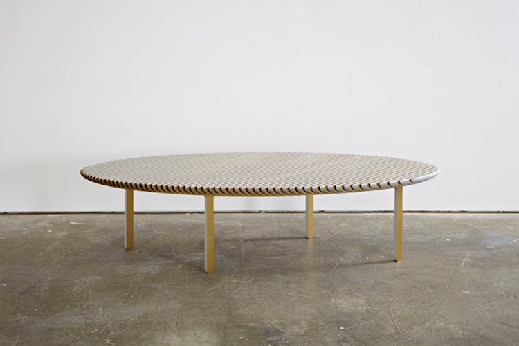 mesa extensível design oval minimalista