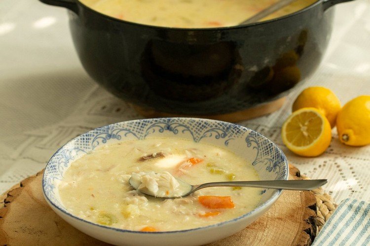 Sopa Avgolemono com Peixe Cozinha Grega Receita De Sopa De Peixe