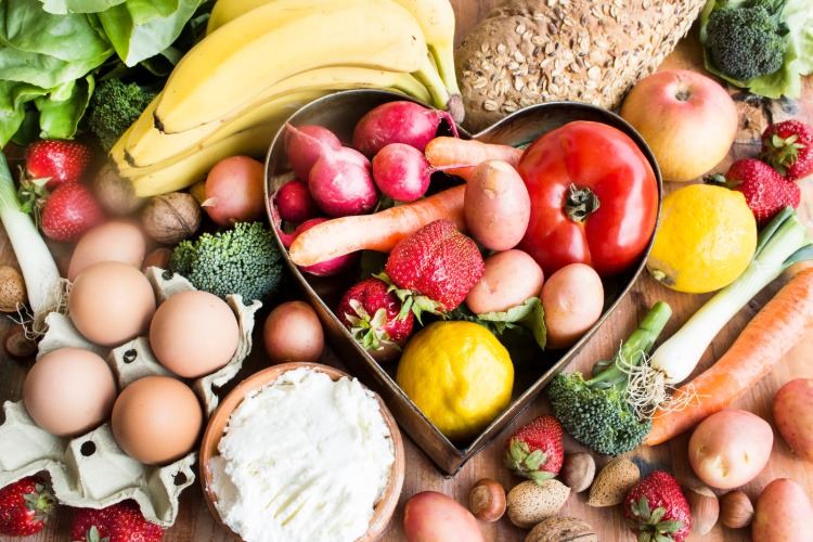 vários produtos naturais para uma alimentação saudável fornecem vitaminas b