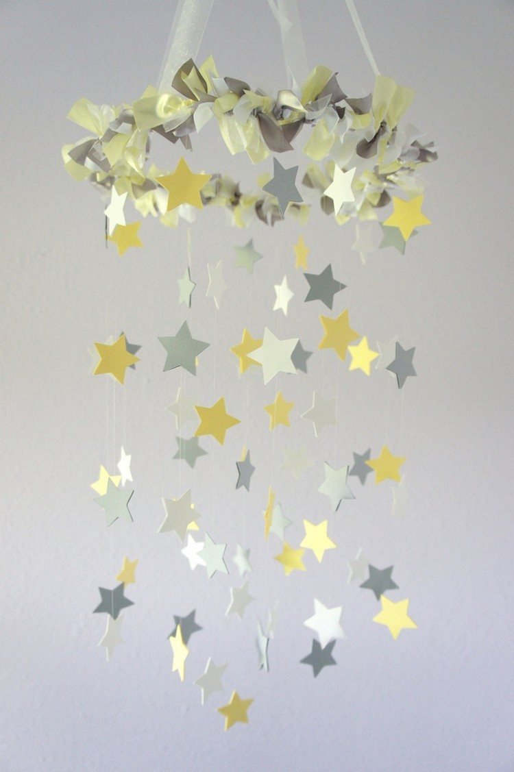 baby-mobile-faça-você-mesmo-mexer-papel-estrelas-amarelo-cinza claro