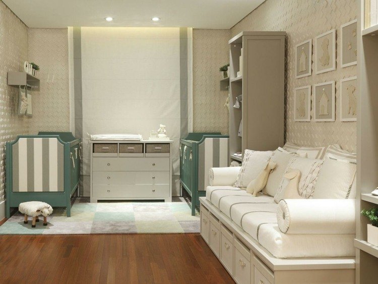 quarto de bebê para gêmeos parquet-green-furniture-sofa-cream-wall paint-3d-panels
