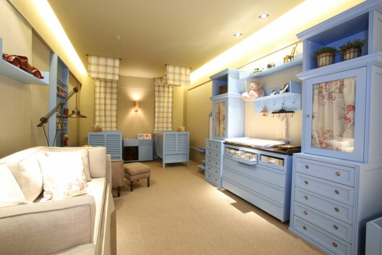 quarto de bebê-gêmeos-luz-azul-móveis-elegantes-carpete-iluminação indireta