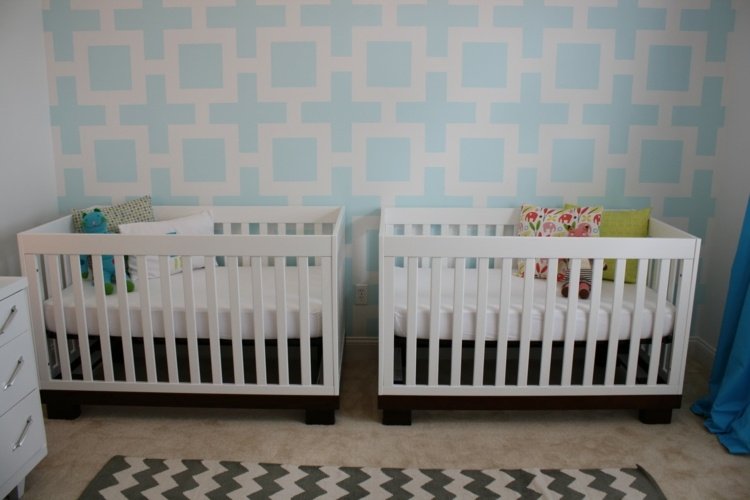 baby room-twins-wall-pattern-vintage-light-blue-white-carpet-zigue-zague-pattern