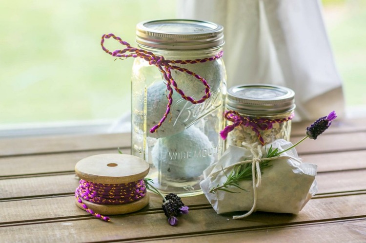 Faça suas próprias bolas de banho-chá de lavanda-presente-cordão de vidro colorido
