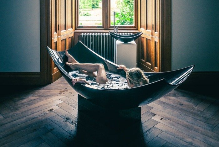 banheira e lavatório preto carbono elegante
