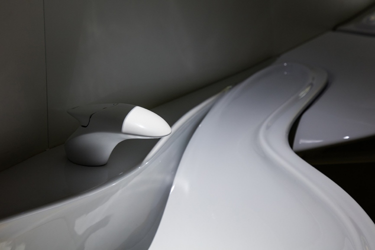 banheiro-design-zaha-hadid-noken-vitae-white-single-lever-mixer-organic