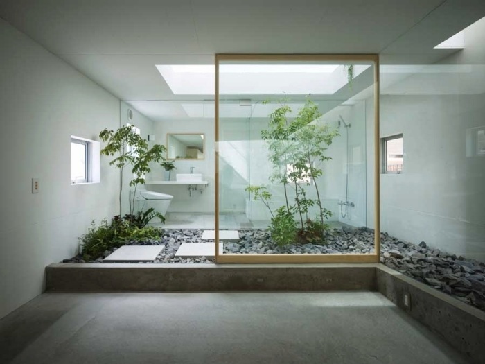 banheiro-propostas-modernas-casa-de-banho-estilo-japonês-com-jardim-interior