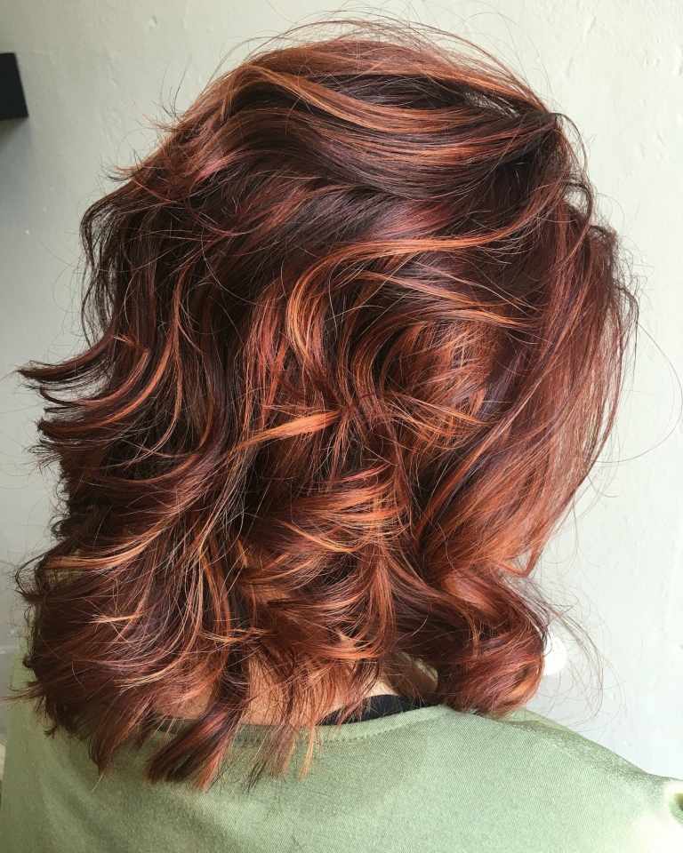 Estilo de corte de cabelo bob longo, cabelo vermelho cobre, ideias de balayage