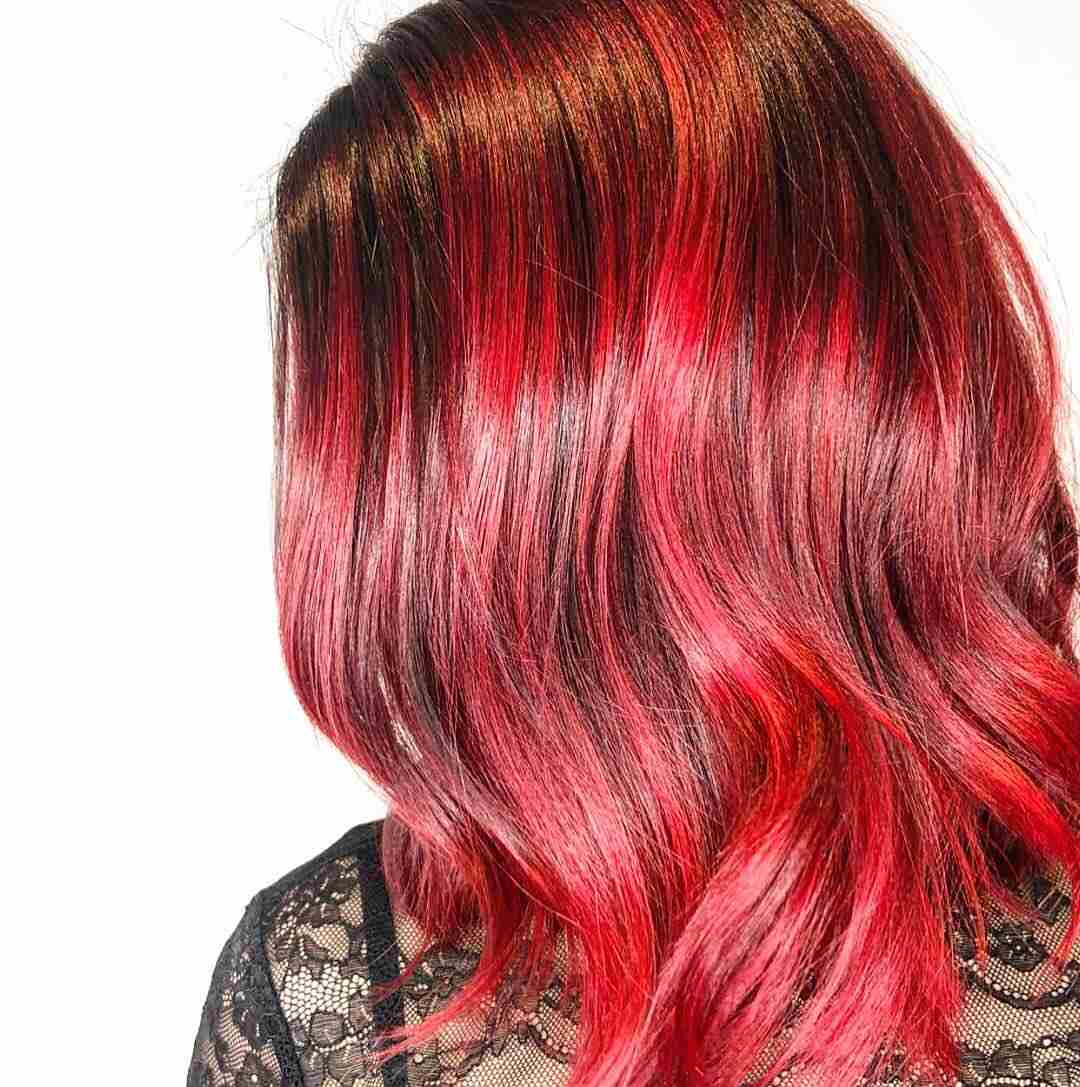 Cabelo Vermelho Brilhante Balayage Vermelho Sobre Cabelo Preto Curto