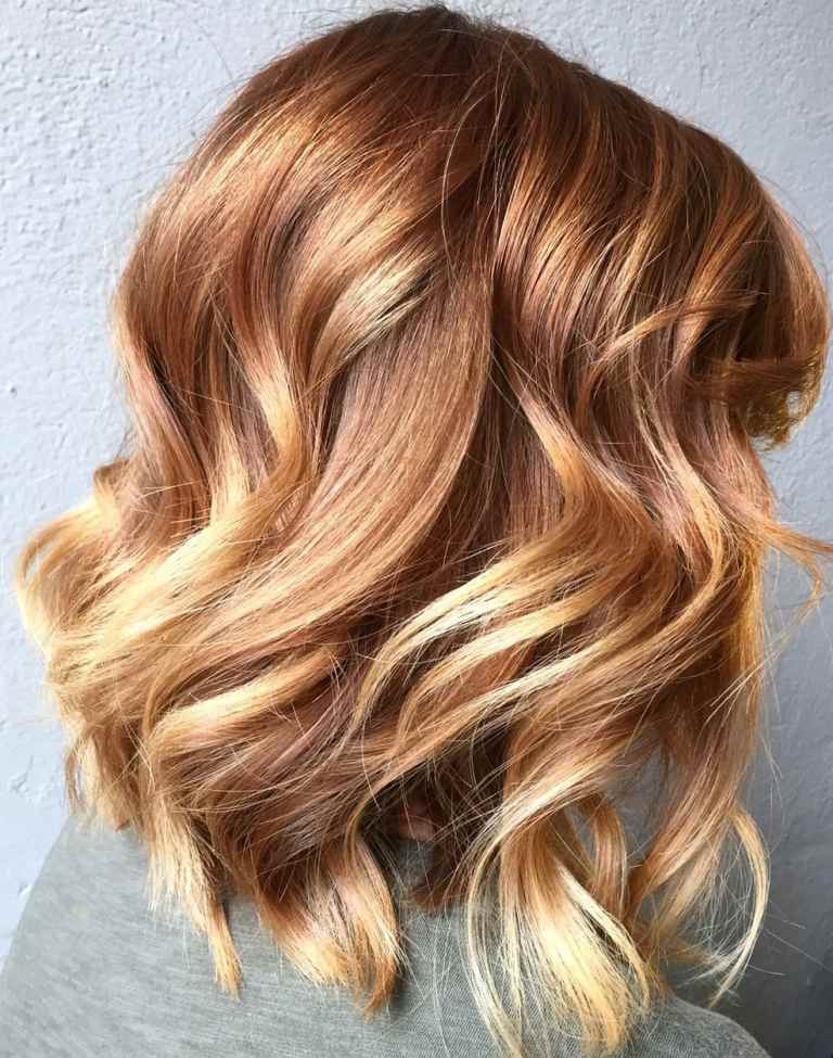 Fios vermelho cobre em dicas de cuidados com o cabelo loiro, tendências de cores de cabelo 2019