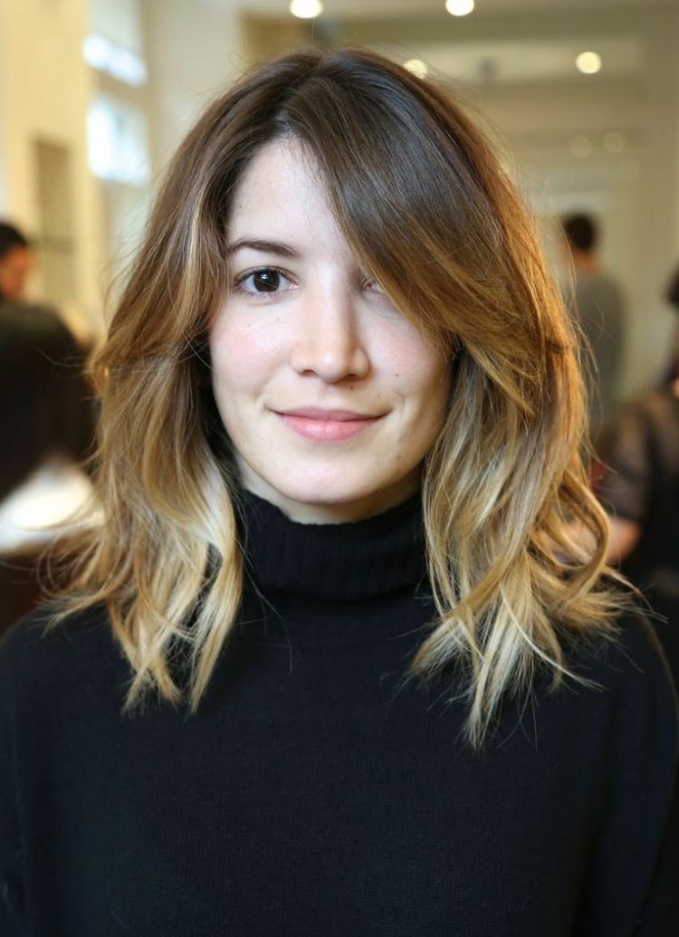 balayage-realces-bob-longo-corte-de-cabelo-franja inclinada