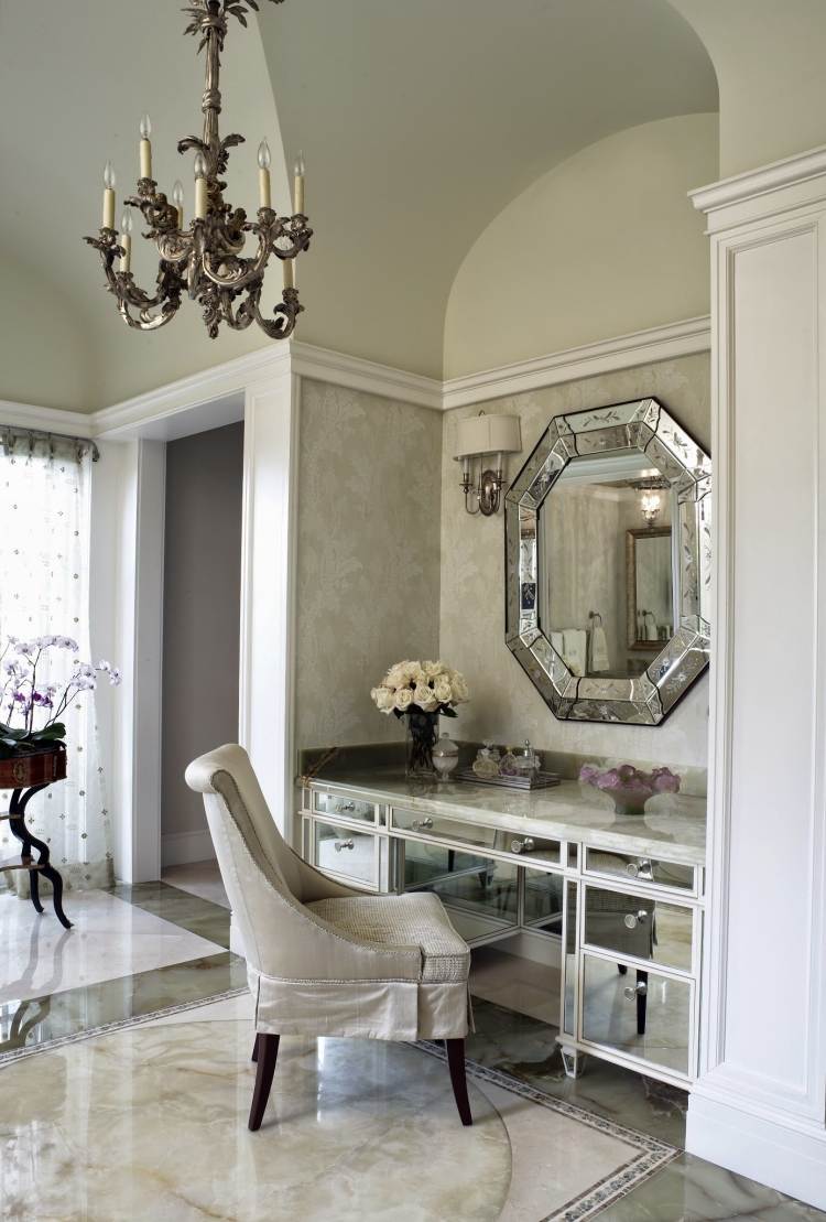 mobiliário-barroco-moderno-cômoda-mesa de maquiagem-espelho-reflexivo-prata-branco-madrepérola