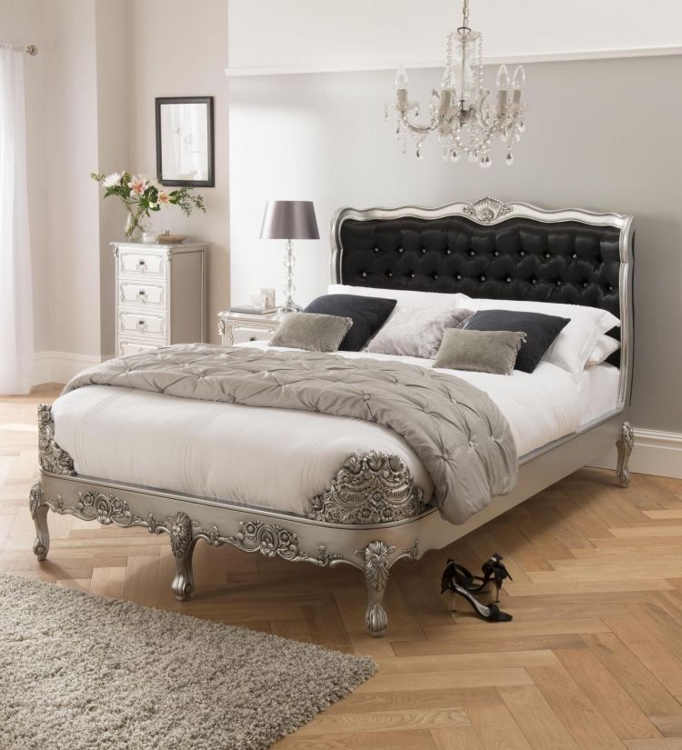 Móveis barrocos -quarto-cama-moderna-prata-branco-cinza-monocromático-lustre-cristal