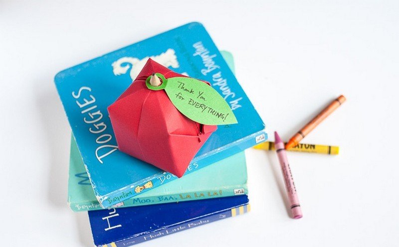 Instruções para dobrar artesanato-crianças-origami-papel-maçã