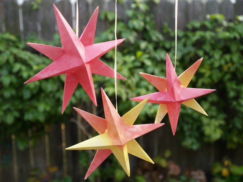 Artesanato-crianças-origami-estrelas-natal-pinturas-ideias
