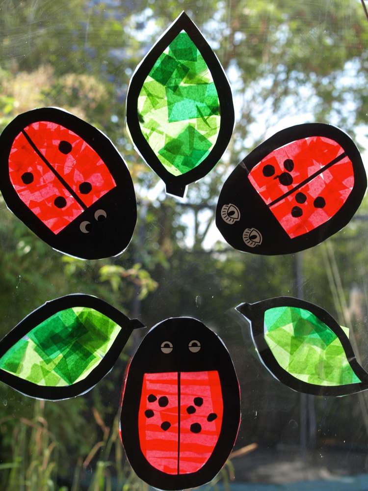 Artesanato com lenços de papel joaninhas infantis