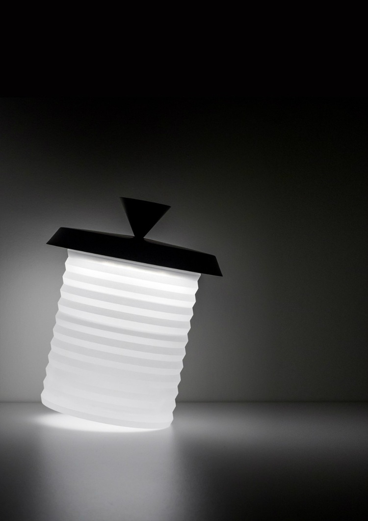 Piquenique com luzes LED com tampa inclinada