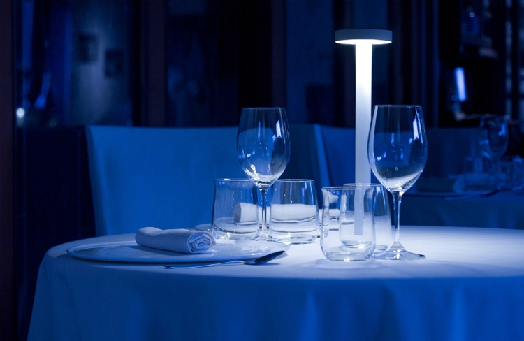 LED operado por bateria -light-table-lamp-modil-outside-tetatet