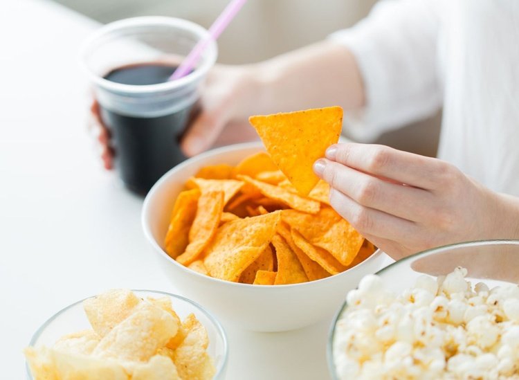 Produtos prontos que têm barrigas grandes que fazem batatas fritas