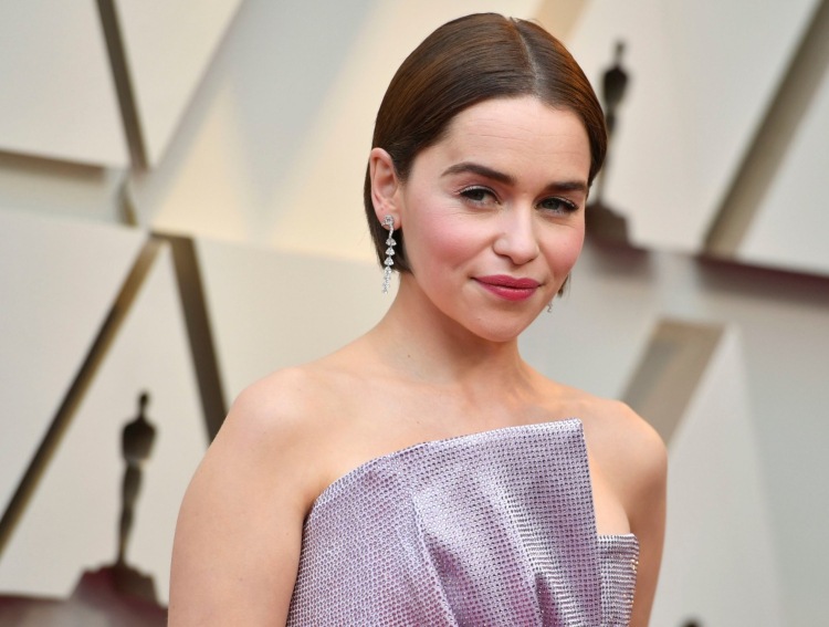 Beauty Trends Oscars 2019 ruge bochechas batom rosa sombra nude bob curto na altura do queixo Emilia Clarke