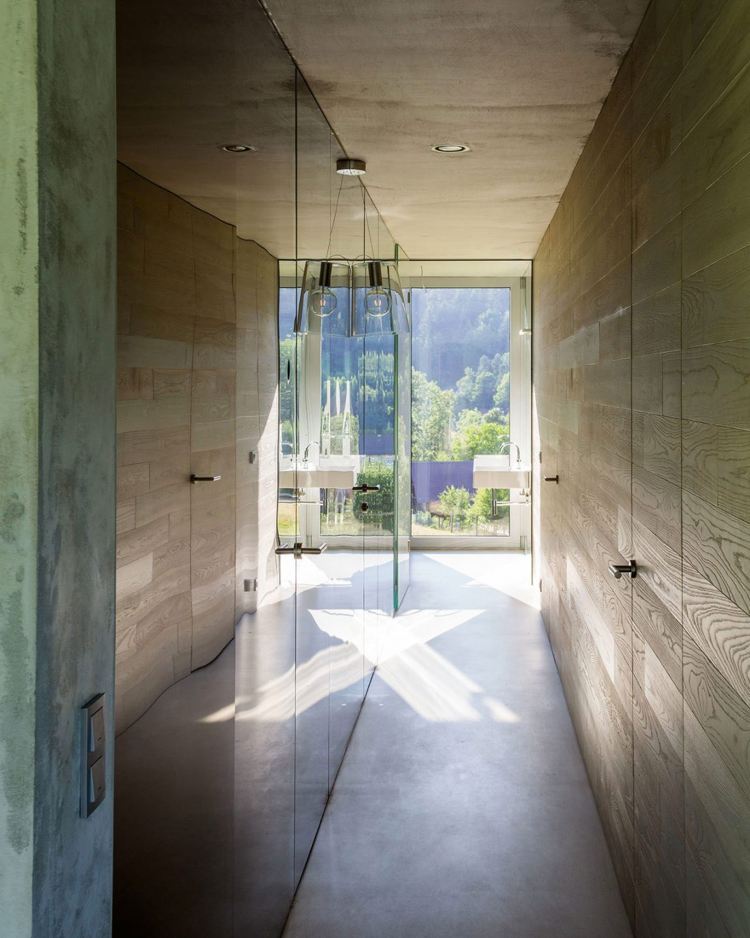 concreto-design-interior-concreto-casa-vidro-madeira-luz do dia