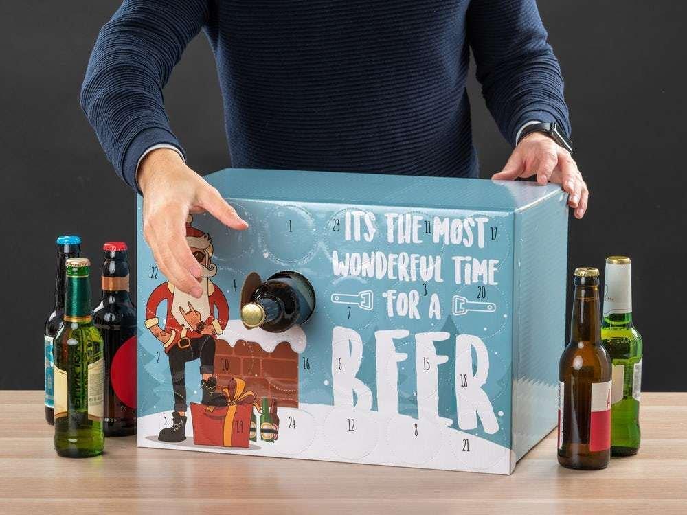 calendário do advento masculino, cerveja embalada em caixa de papelão como presente de natal