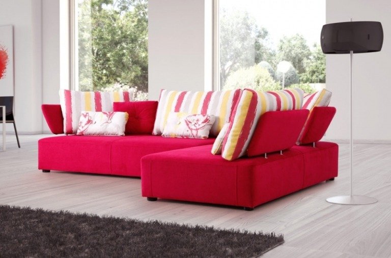 Sofá grande design-ideias-morangos-rosa-pandore
