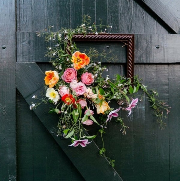 Molduras de flores de celeiro organizam ideias