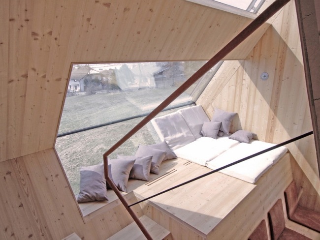 Arquitetura casa de férias design montanhas madeira lariço equipamento janela panorâmica