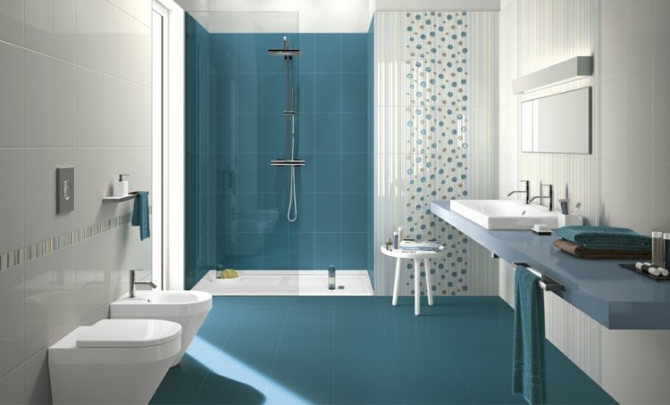 azul-azulejos-azul-azul-branco-listrado-pontilhado-padrão-bancada-bacia-banheiro-espelho-iluminação