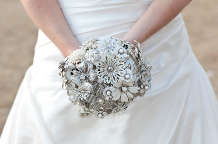 buquê de noiva prata contas bolas flores vestido de noiva artificial