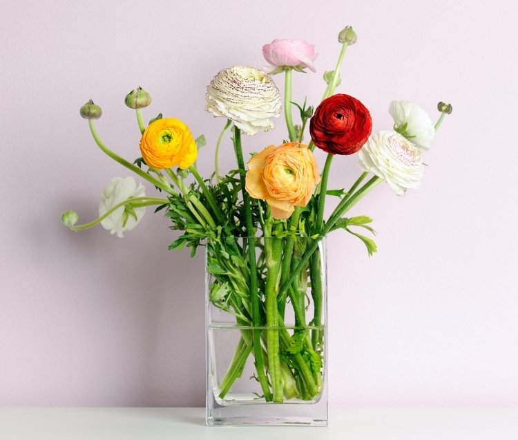 Flores no vaso organizam decorações de flores em ideias de primavera