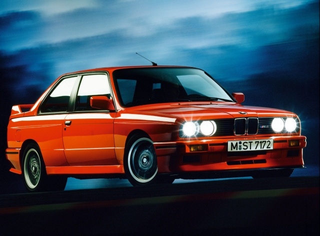 BMW-M3-E30-luzes laterais laranja