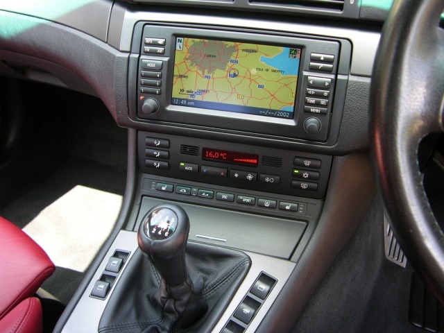 BMW-M3-E46-gps-guarda-chuva-cupê-direito