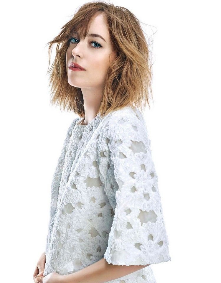 bob-hairstyles-medium-length-desgrenhado-look-bangs-dakota-johnson